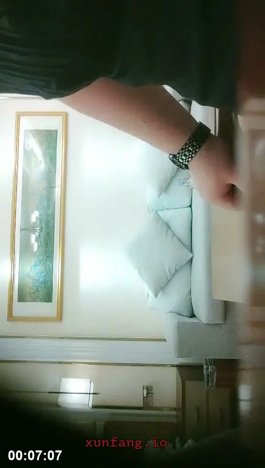 老周来了啪啪夜袭人妻欲火焚身 剧情截图 1