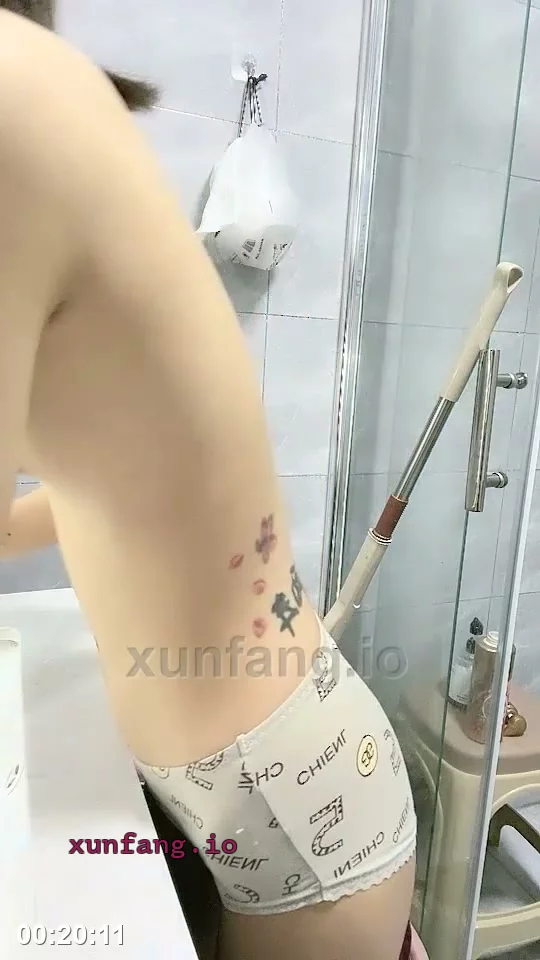 瓜瓜姐姐甜美巨乳诱惑身材火辣撩人 剧情截图 3
