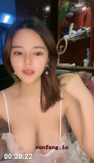 女朋友突然来访的惊喜激情之夜 剧情截图 4