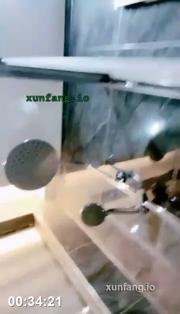 00后小白虎摇身变保时捷车模 剧情截图 4