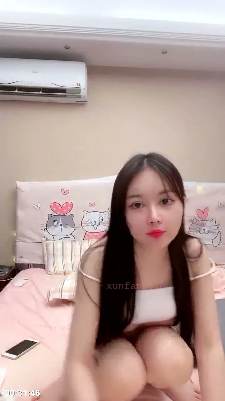 00后清纯学妹深夜自慰特写 剧情截图 3