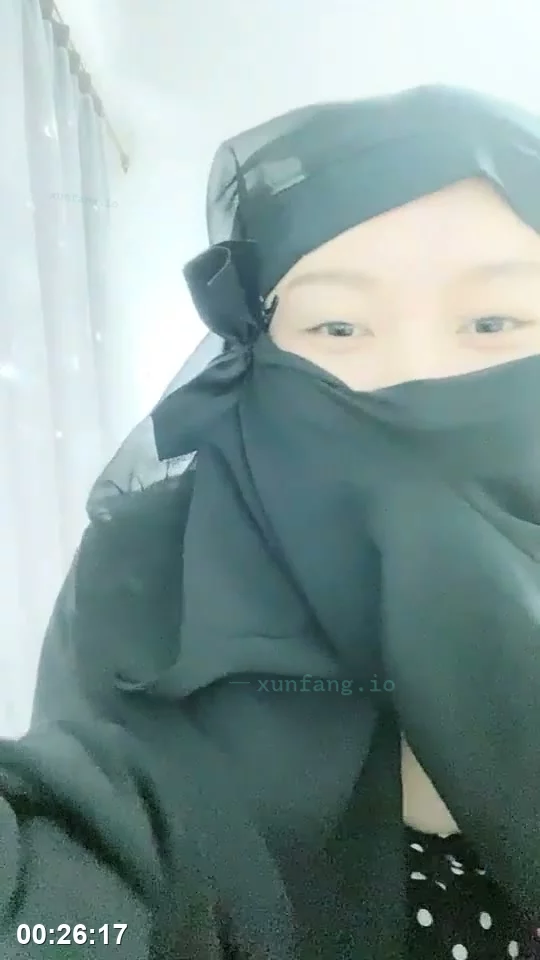 美腿空姐在会所被轮流猛干 剧情截图 4