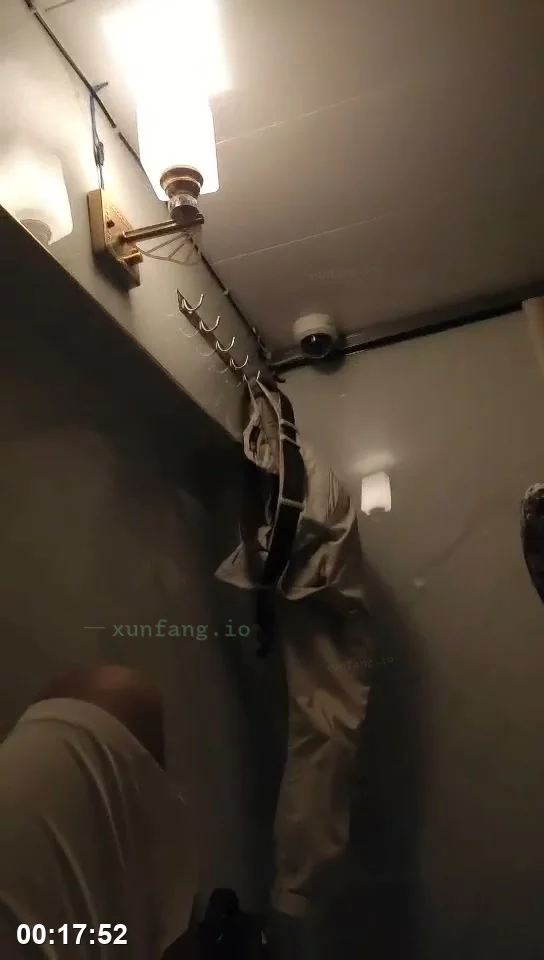 极品学生妹放学后被操到喷水 剧情截图 1