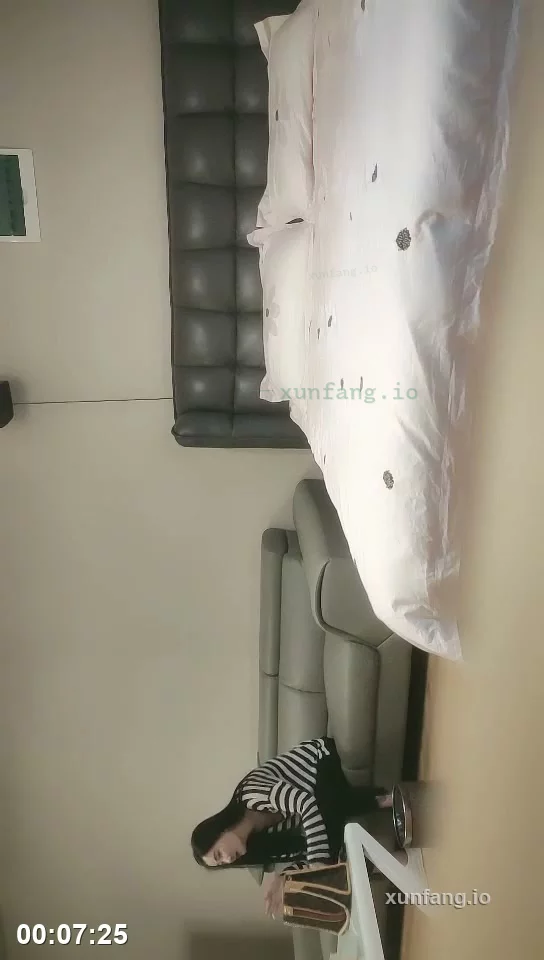 身材火辣小秘书 办公室诱惑特写 剧情截图 1