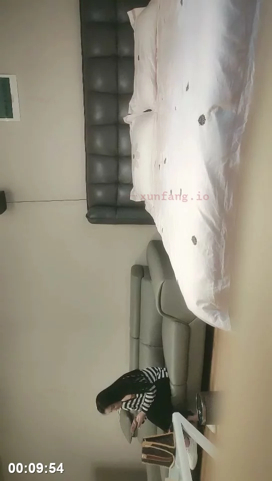 身材火辣小秘书 办公室诱惑特写 剧情截图 2
