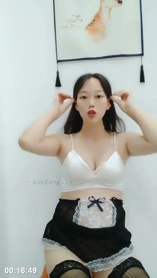 学姐化身骚浪妖精，极致诱惑特写 剧情截图 2