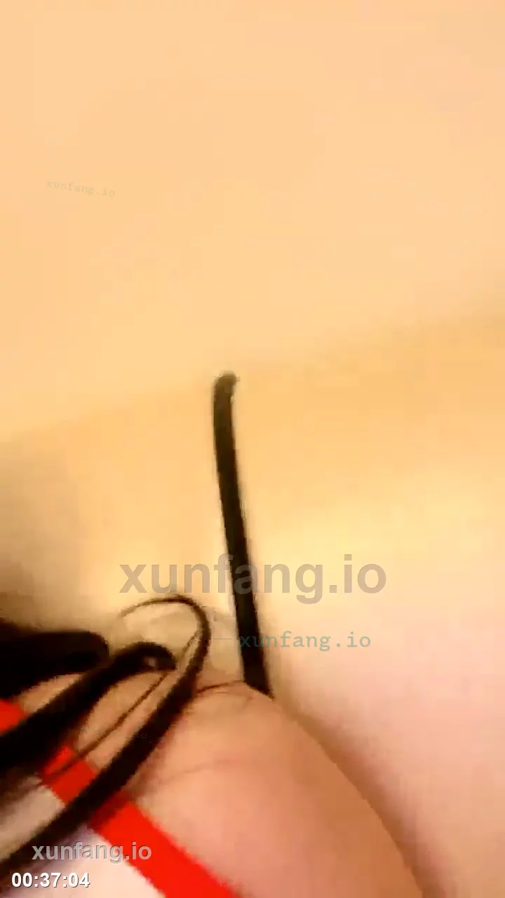 英伦女教授课后办公室自慰 剧情截图 2