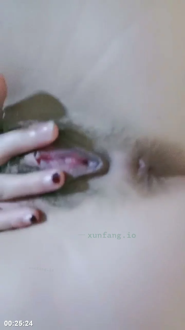 绵绵少女浴室湿身自慰 剧情截图 6