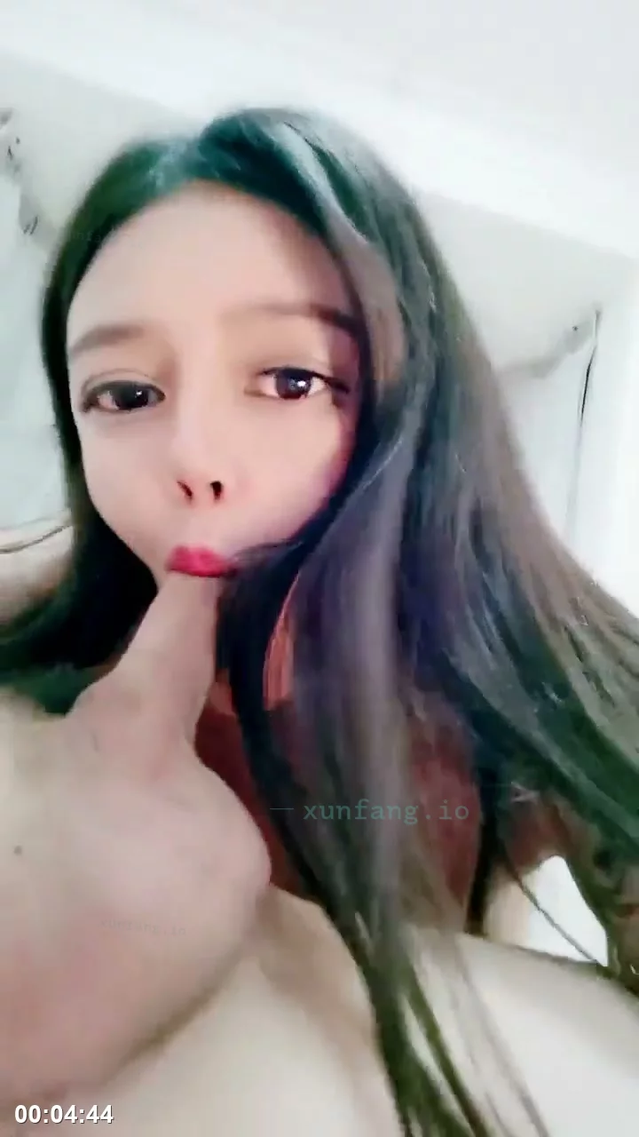 女友偷偷上线被我当场抓住 剧情截图 1