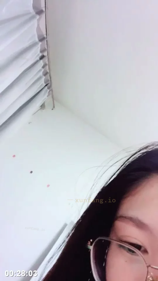 蜜桃臀美女浴室湿身跪舔 剧情截图 5