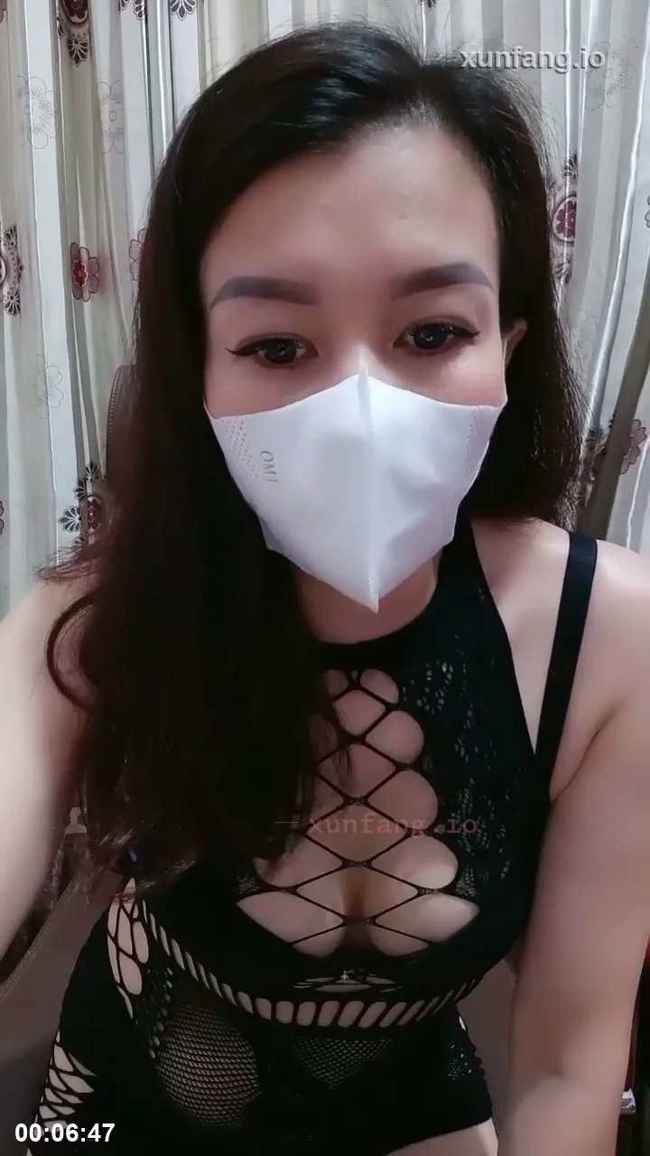 清纯短发徐婉婉 浴室湿身自慰 剧情截图 1