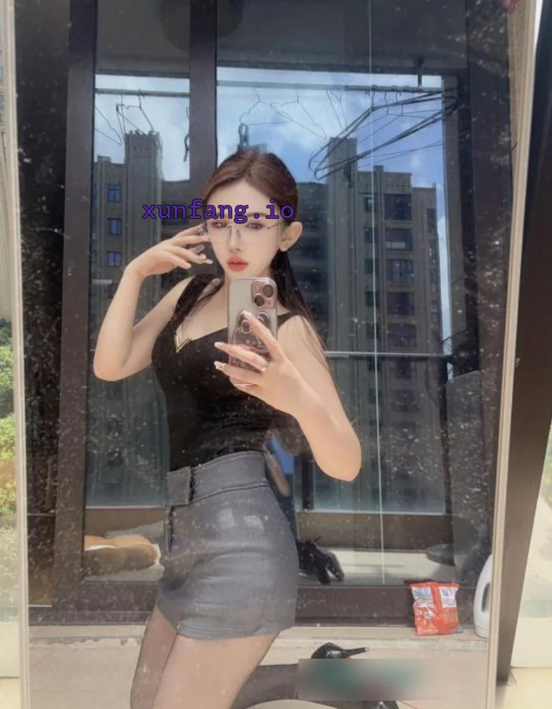 杭州市 拱墅区 拱墅粉嫩制服小美女 实拍图 1
