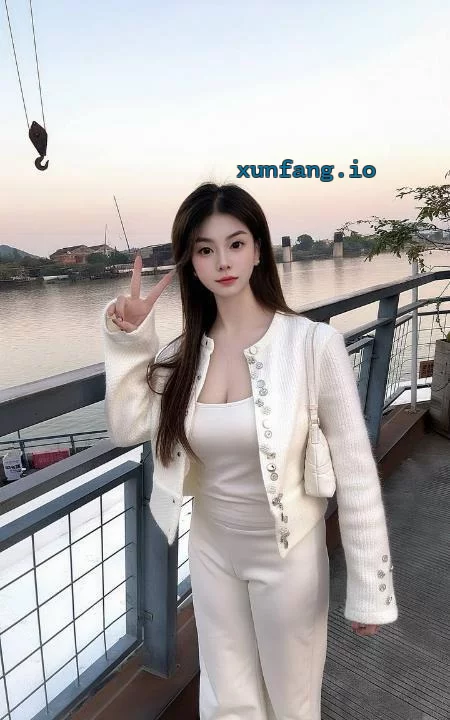 浦东新区 浦东大奶骚妇水多亲胸调情 实拍图 3