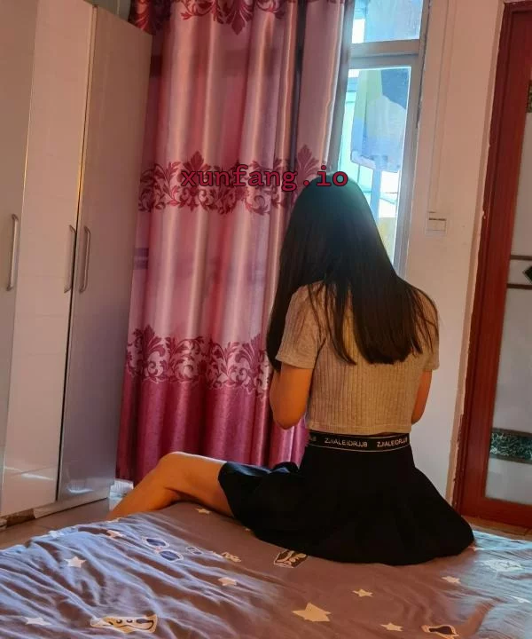 广州市 花都区 花都菲儿进门就握住小弟 实拍图 2