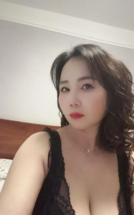 太原市 小店区 小店区橙子肥臀熟女真空勾引 实拍图 1
