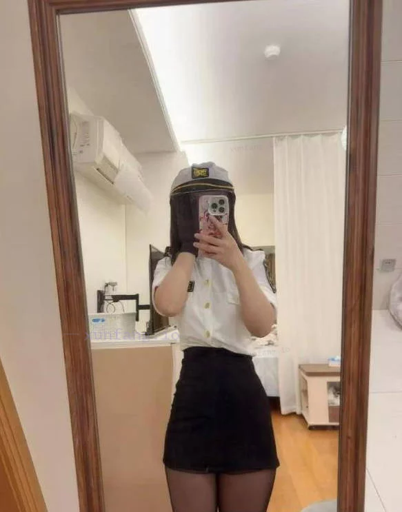 深圳市 龙华区 龙华制服美臀笑笑 实拍图 1