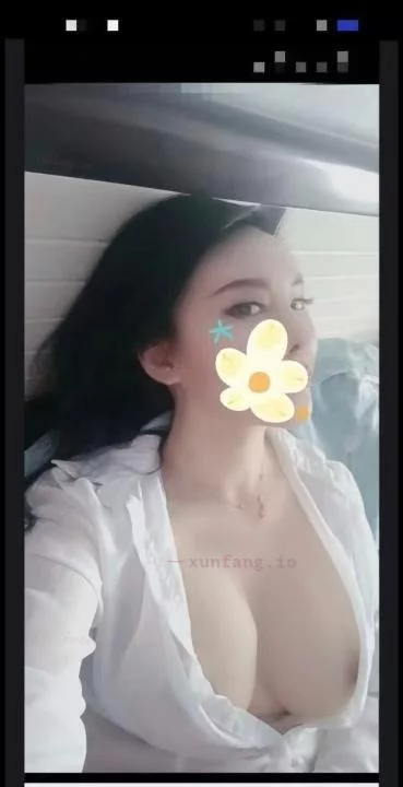 南京市 秦淮区 秦淮爆乳一字马倒立吃鸡 实拍图 1