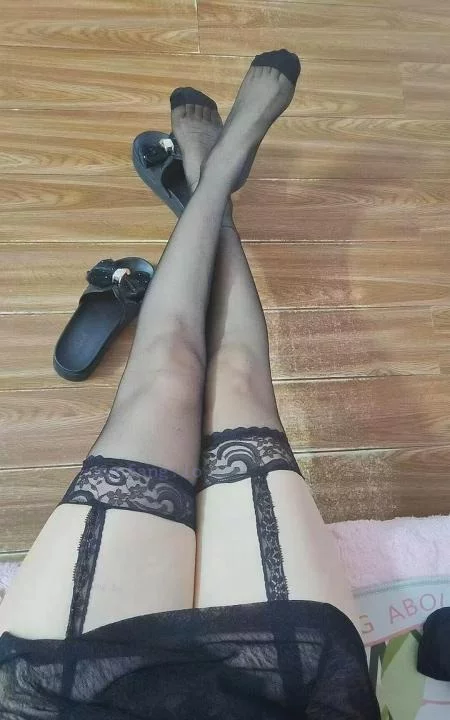 河北区 河北区顺直美腿少妇啪啪足控 实拍图 1
