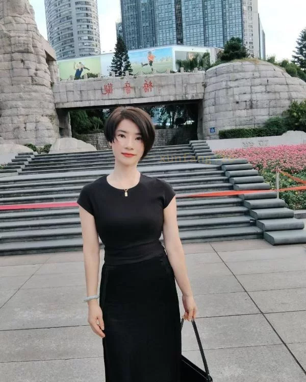 广州市 番禺区 番禺御姐娜娜顶牛眼神交流 实拍图 1