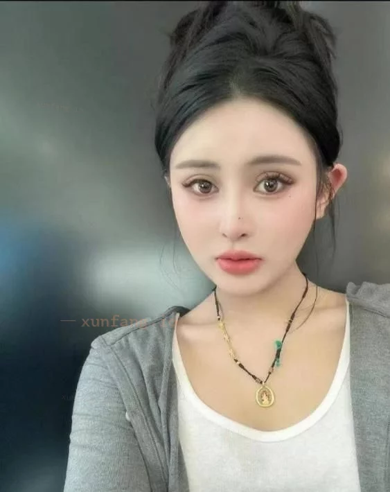 东莞市 长安镇 东莞气质高挑白丝小姐姐 实拍图 1
