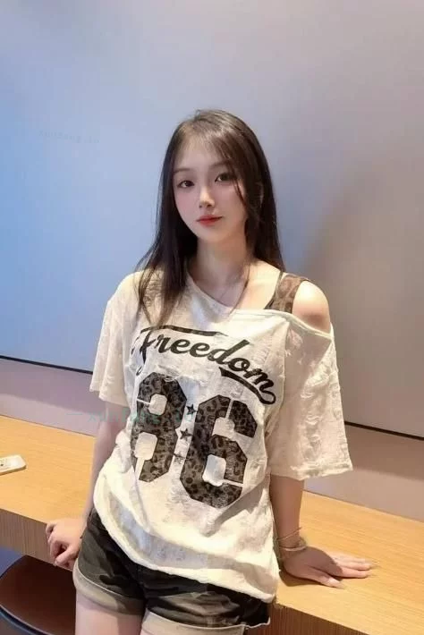 武汉市 风情系武汉白皙妹子口活一流 实拍图 1