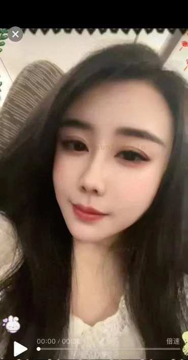 南开区 南泥湾路舌头牛逼妹 实拍图 1