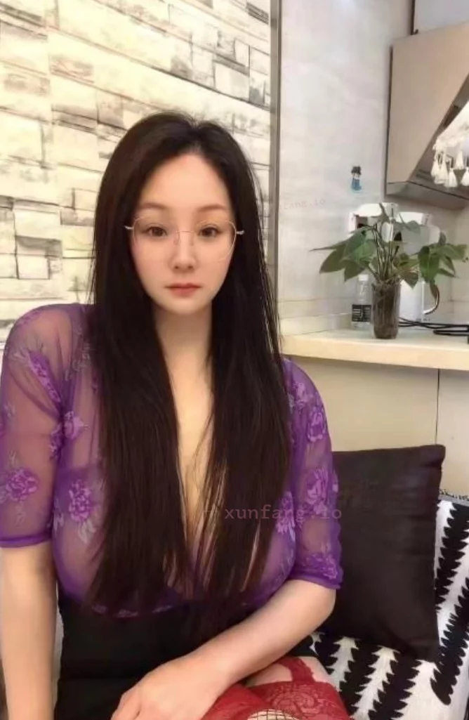 常州市 武进区 武进肥臀巨乳眼镜妹 实拍图 1