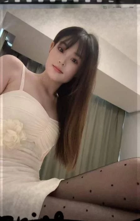 南京市 栖霞区 栖霞马群娇小文弱舌吻妹 实拍图 1