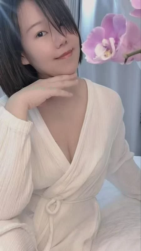武汉市 洪山区 光谷热情大白兔妹子 实拍图 1