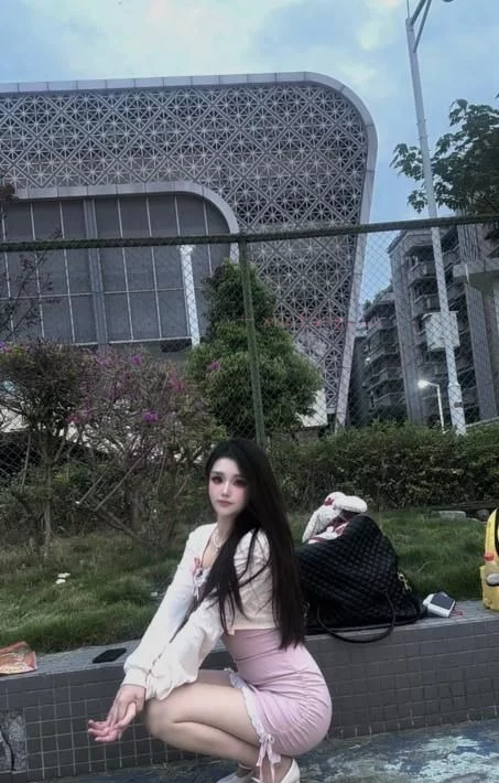 成都市 成华区 成华区青春校园反差身材 实拍图 1