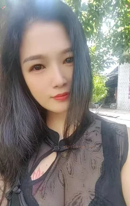 闵行区 闵行巨乳少妇鸳鸯浴臀推 实拍图 1
