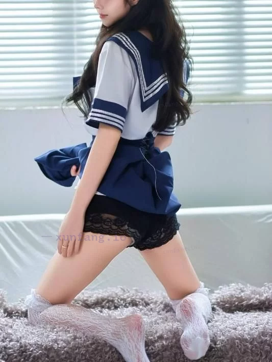 徐汇区 徐汇白月光嫩妹黑丝制服诱惑 实拍图 2