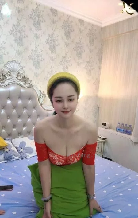 武汉市 洪山区 武汉光谷乐乐骚穴吸力强后入猛干 实拍图 1