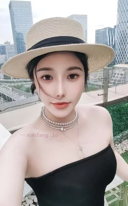 深圳市 南山区 南油地铁小演员舌吻车震 实拍图 1
