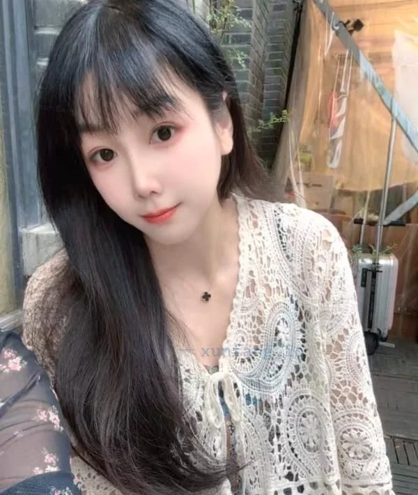 普陀区 大渡河路制服包臀裙 实拍图 3