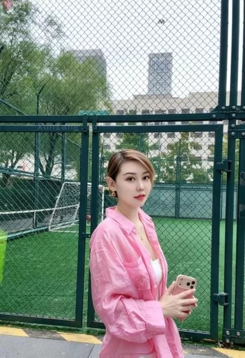 朝阳区 朝阳亲和力长腿美女 实拍图 3