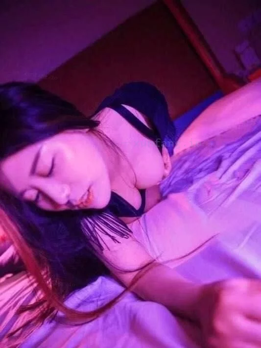 南京市 浦口区 浦口北大奶老师巨乳扭臀 实拍图 2