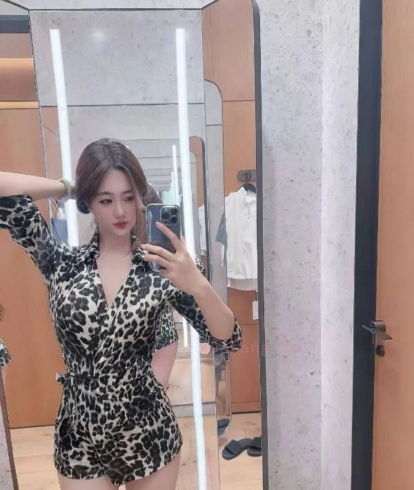 广州市 天河区 天河肥臀欲女风骚挑逗 实拍图 2