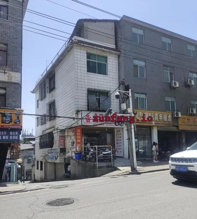 张家界市 古庸路街边20岁左右嫩妹出租屋 现场图 1