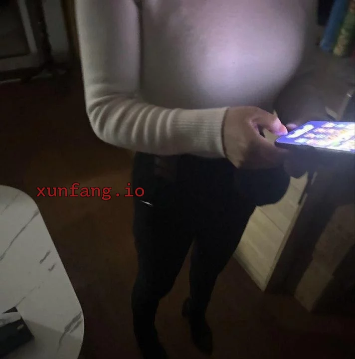 普陀区 曹杨八村第一小区西门熟女扫街 现场图 2