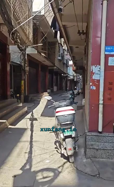 昆明市 官渡区 官渡大板桥暗巷站街年轻阿姨 现场图 2