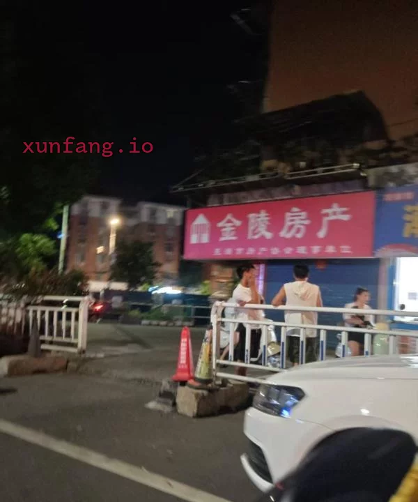 芜湖市 南关老地方电动车大队年轻妹多 现场图 3