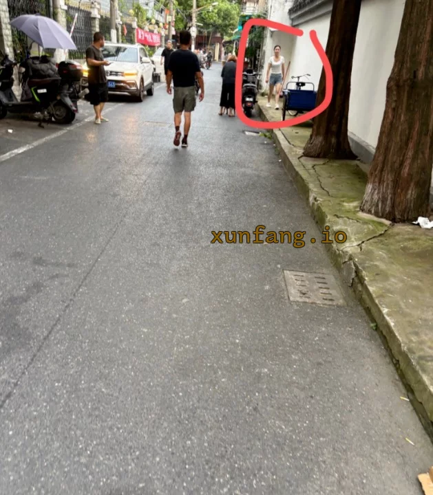 闵行区 闵行七宝老街小巷年轻妹子 现场图 1