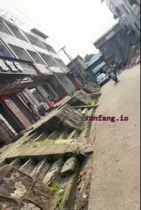 武汉市 汉阳贸易路破房站街年轻妹子 现场图 1