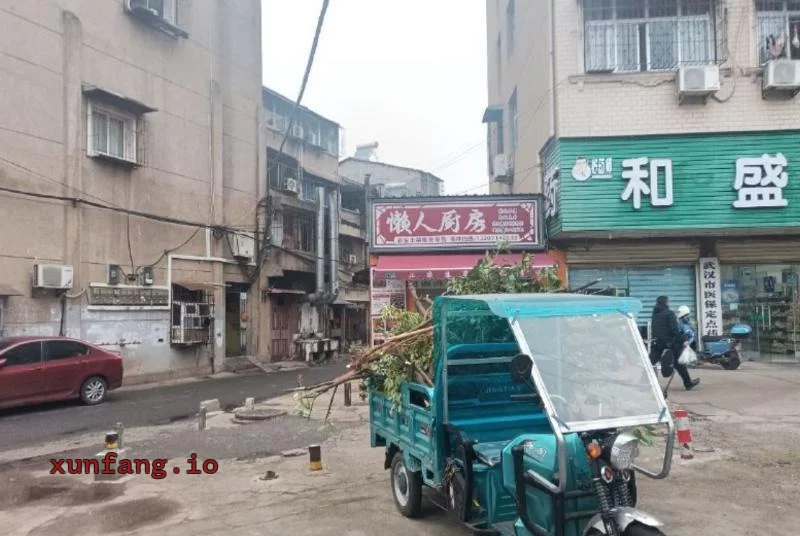 武汉市 江夏区 江夏区街边站街妹子多 现场图 2