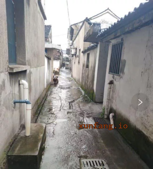 绍兴市 绍兴古镇河边厕所附近少妇站街 现场图 1