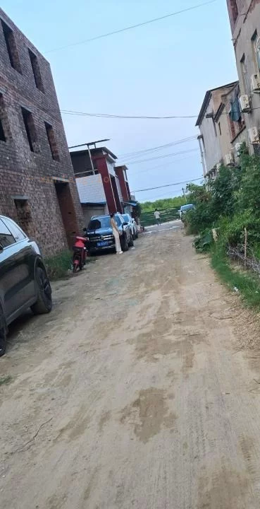 郑州市 新郑市 新郑比亚迪厂站街女 现场图 2