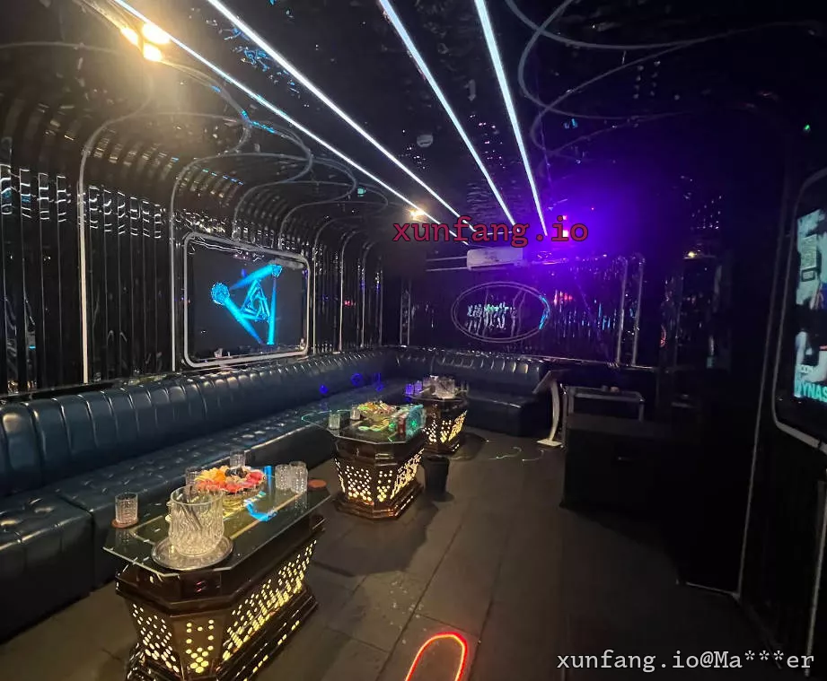 胡志明市 Limited Karaoke 店铺实拍图 1