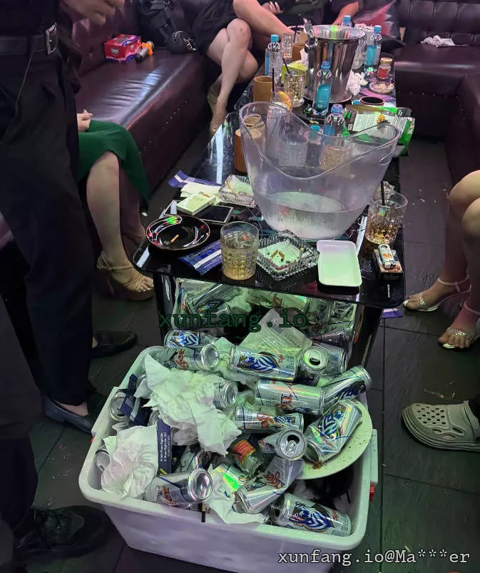 胡志明市 Limited Karaoke 店铺实拍图 3
