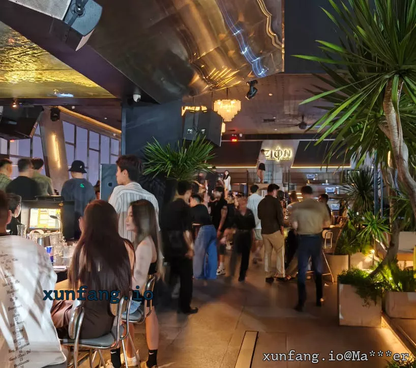 胡志明市 Zion Sky Lounge & Dining 店铺实拍图 2